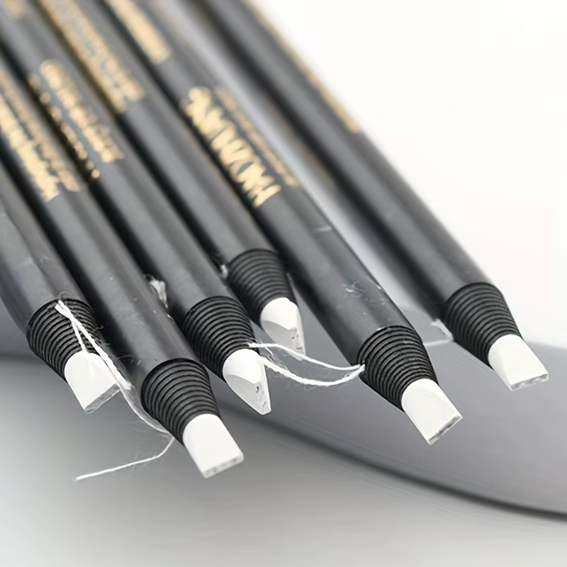Pochoir rehausseur de sourcils avec positionnement de tatouage