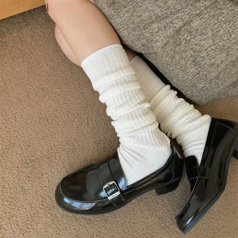 Chaussettes tricotées en coton pour femmes, chaussettes longues, cuisses hautes, JK, chaussettes aux genoux pour filles, couleur unie, noir, blanc, gris