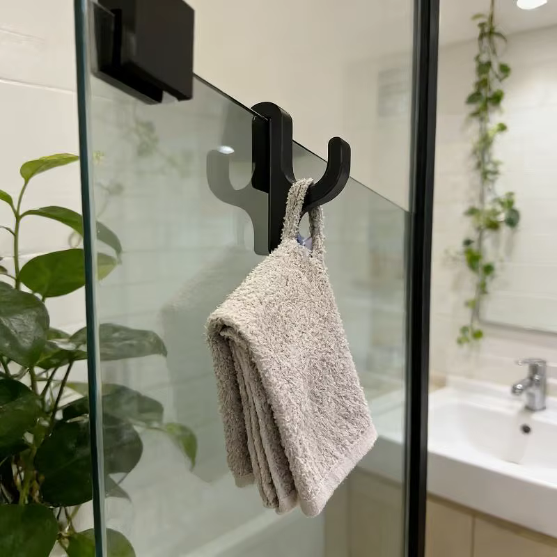 Crochets pour porte de douche, blancs et noirs, pour porte en verre de 6 mm d'épaisseur, faciles à installer, pour peignoirs, serviettes, vêtements, sans perçage