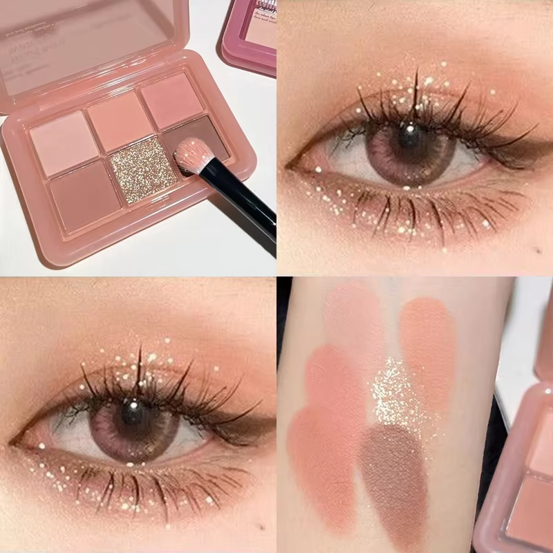 Palette de fards à paupières rose clair à paillettes