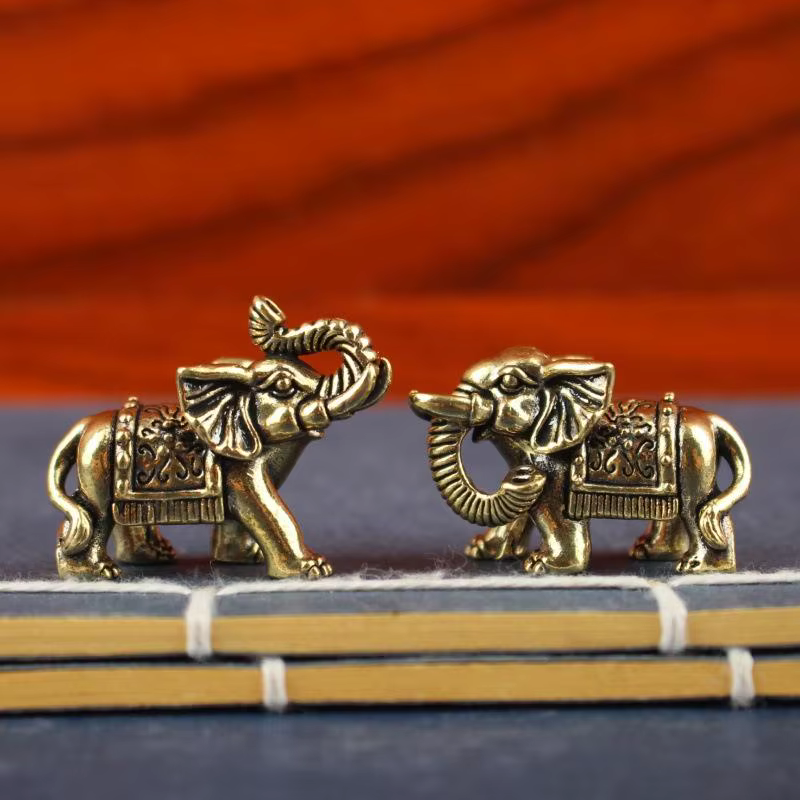 Figurine miniature éléphant porte-bonheur en laiton, statue animale en bronze antique, petit ornement éléphant en cuivre