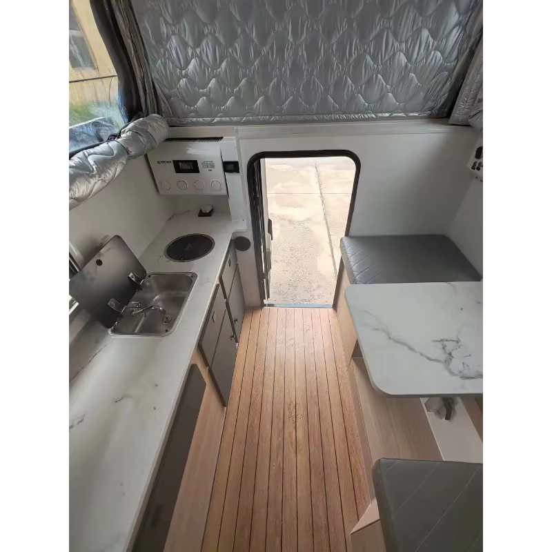 Tente de camping surélevée tout-terrain personnalisée haute performance pour pick-up, idéale pour les voyages sauvages et les camping-cars